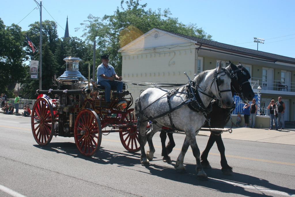 Fountain Inn Van Wert Екстериор снимка