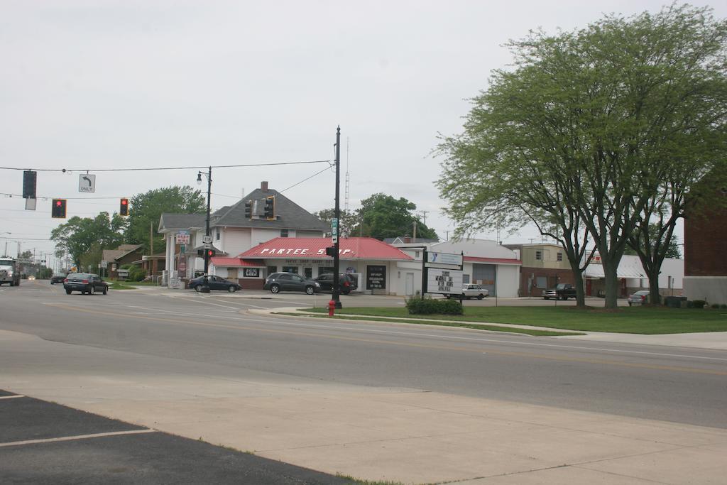 Fountain Inn Van Wert Екстериор снимка
